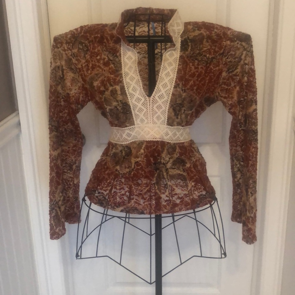 Burnout velvet Lace bell sleeve top